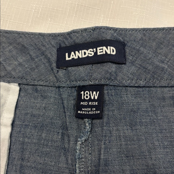 Lands End  Chambray Mid Rise Bermuda Shorts  9” SZ 18 100% Cotton Casual NWT - Picture 4 of 11